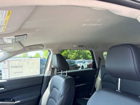 New 2026 Nissan Pathfinder SL FWD image 21