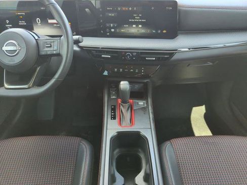 Certified 2025 Nissan Kicks SR FWD image 26