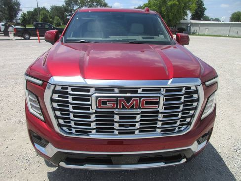 New 2026 GMC Yukon Denali w/ Sun & Power Step Package AWD/4WD image 10