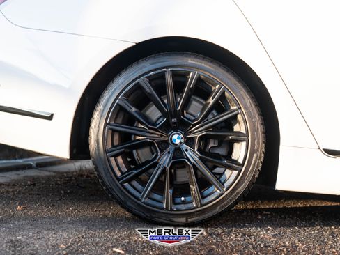 Used 2020 BMW 750i xDrive w/ Executive Package image 11