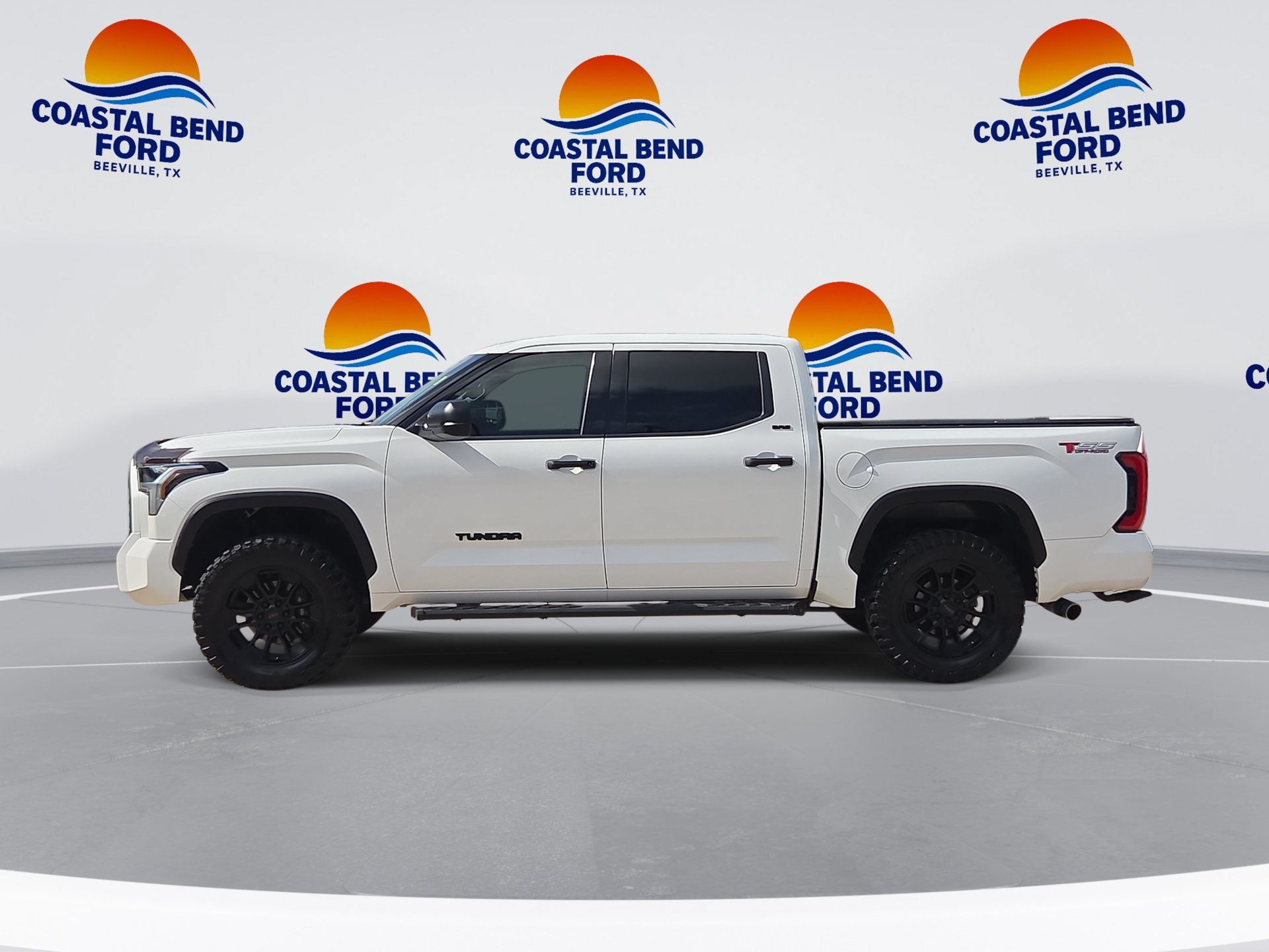 Used 2023 Toyota Tundra SR5 AWD/4WD image 1