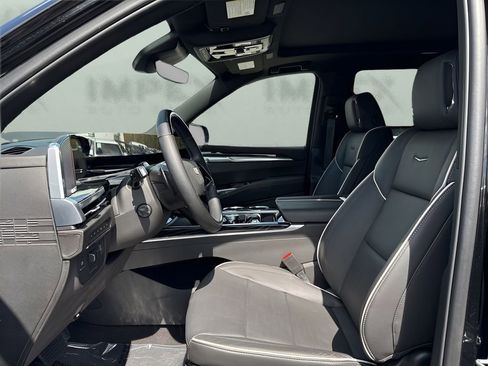 Used 2025 Cadillac Escalade Sport w/ Touring Package AWD/4WD image 9