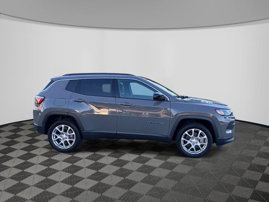 Certified 2023 Jeep Compass Latitude AWD/4WD image 8