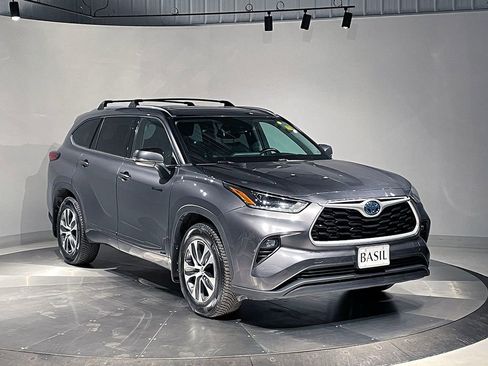 Used 2021 Toyota Highlander XLE image 41
