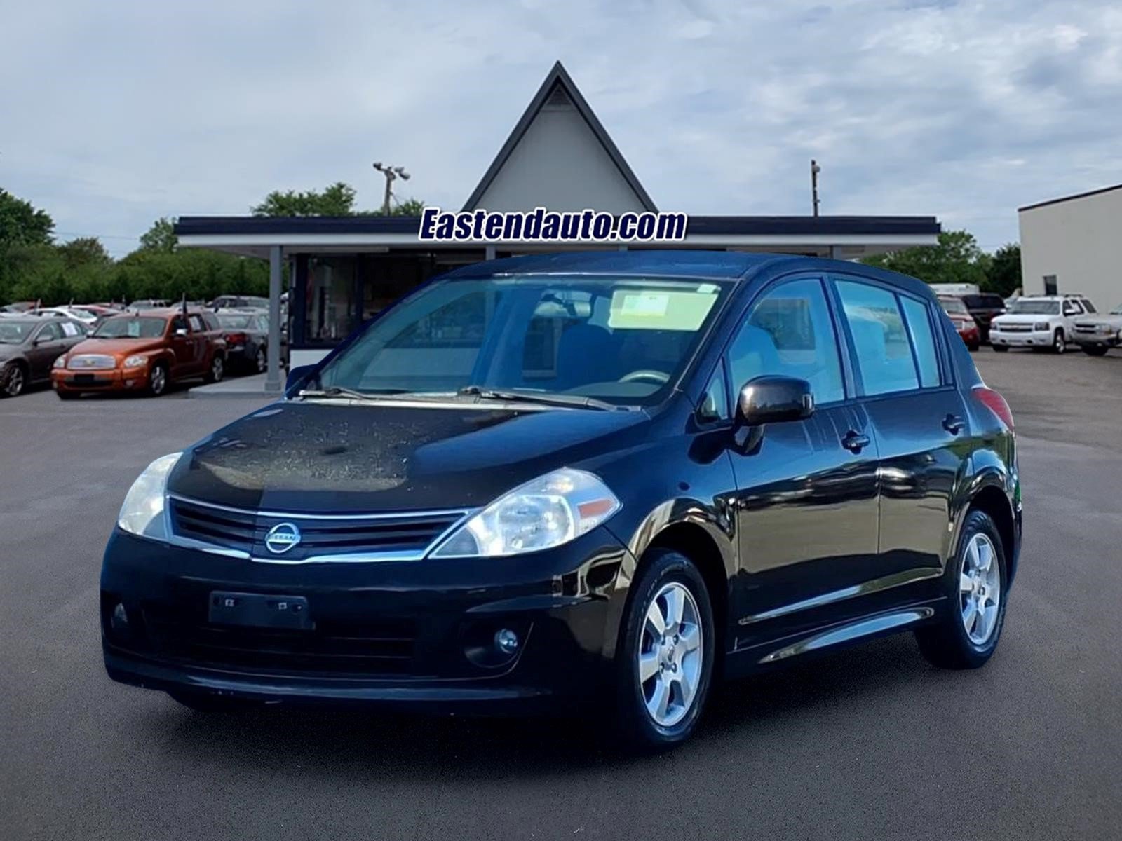 Used 2011 Nissan Versa Hatchback w/ Navigation/Satellite Pkg FWD image 1