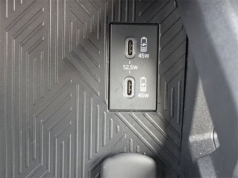 Used 2025 Toyota Tacoma SR5 image 21