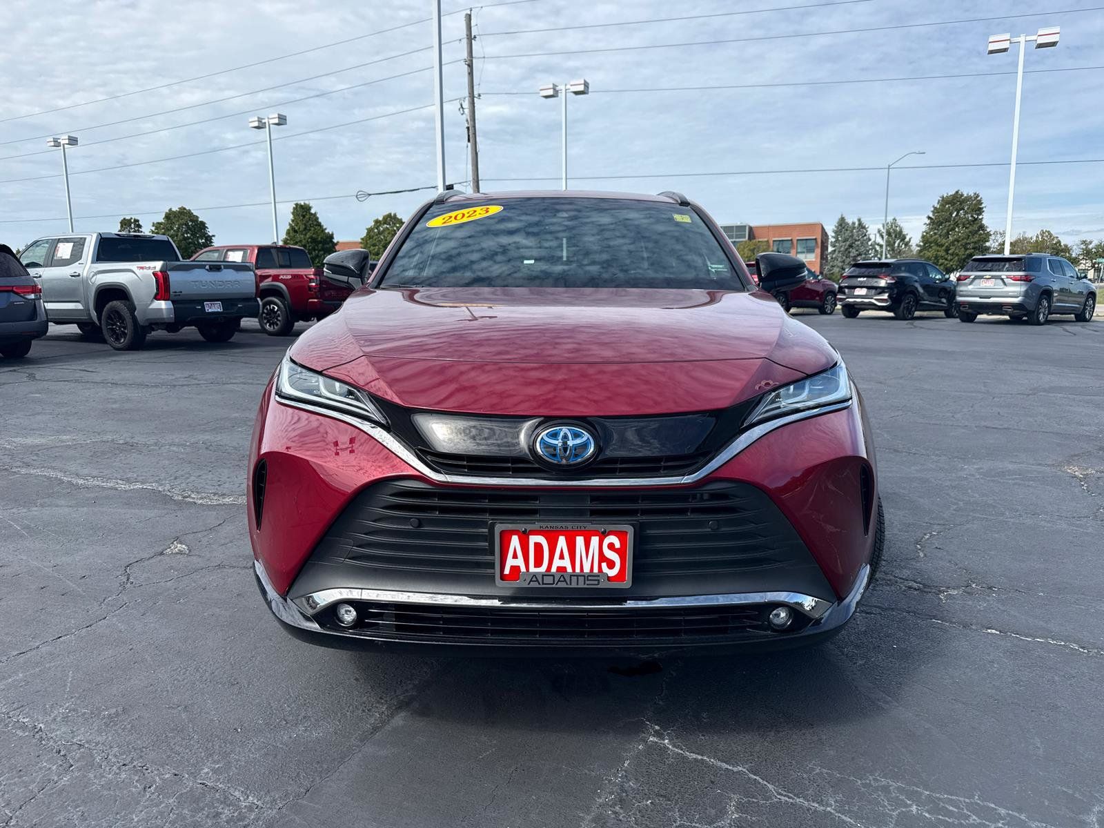 Used 2023 Toyota Venza Nightshade AWD/4WD image 3