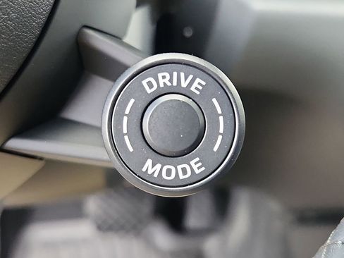 New 2026 Porsche Macan Turbo image 19