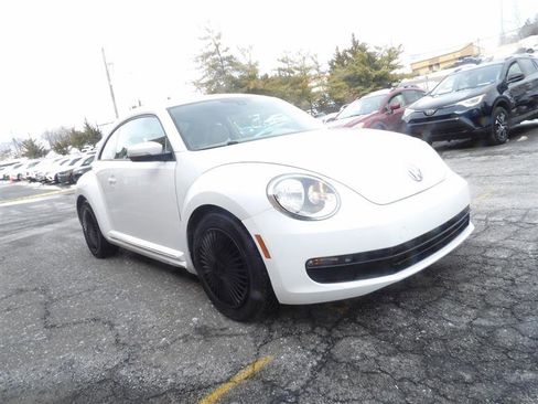 Used 2016 Volkswagen Beetle SE image 7