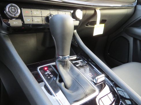 New 2026 Jeep Compass Latitude image 24