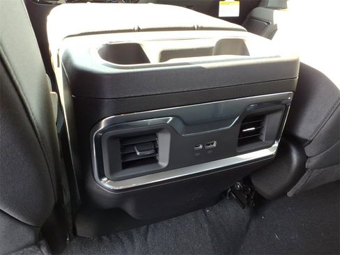 New 2026 GMC Sierra 1500 Elevation image 8