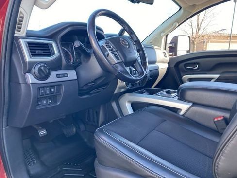 Used 2018 Nissan Titan PRO-4X image 20
