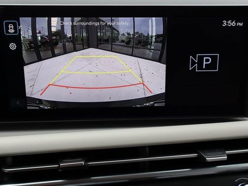 Used 2025 Hyundai Tucson SE image 35