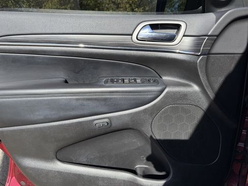 Used 2021 Jeep Grand Cherokee Limited w/ Trailer Tow Group IV image 24