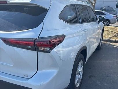 Used 2024 Toyota Highlander LE