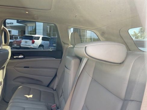 Used 2020 Jeep Grand Cherokee Overland image 16