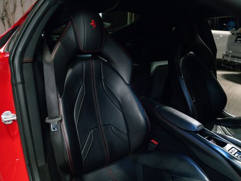 Used 2020 Ferrari 812 Superfast image 16