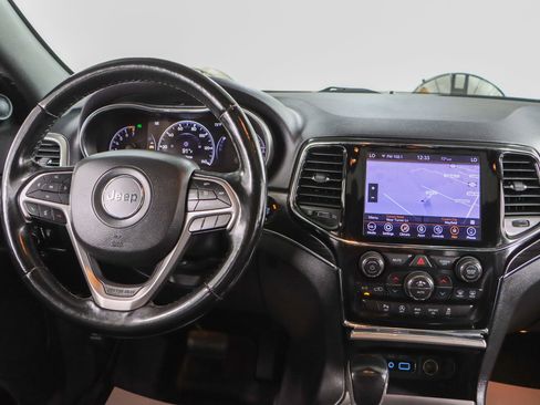 Used 2021 Jeep Grand Cherokee Limited image 17