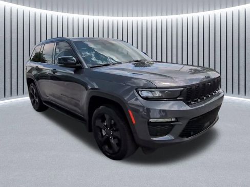 Used 2024 Jeep Grand Cherokee L Altitude AWD/4WD image 26