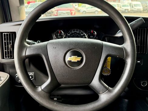 Used 2019 Chevrolet Express 2500 Extended RWD image 19
