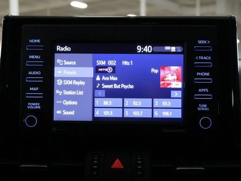 Used 2021 Toyota RAV4 XLE Premium image 14