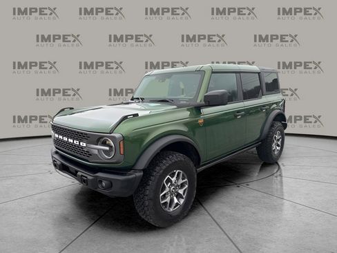 Used 2025 Ford Bronco Badlands image 1