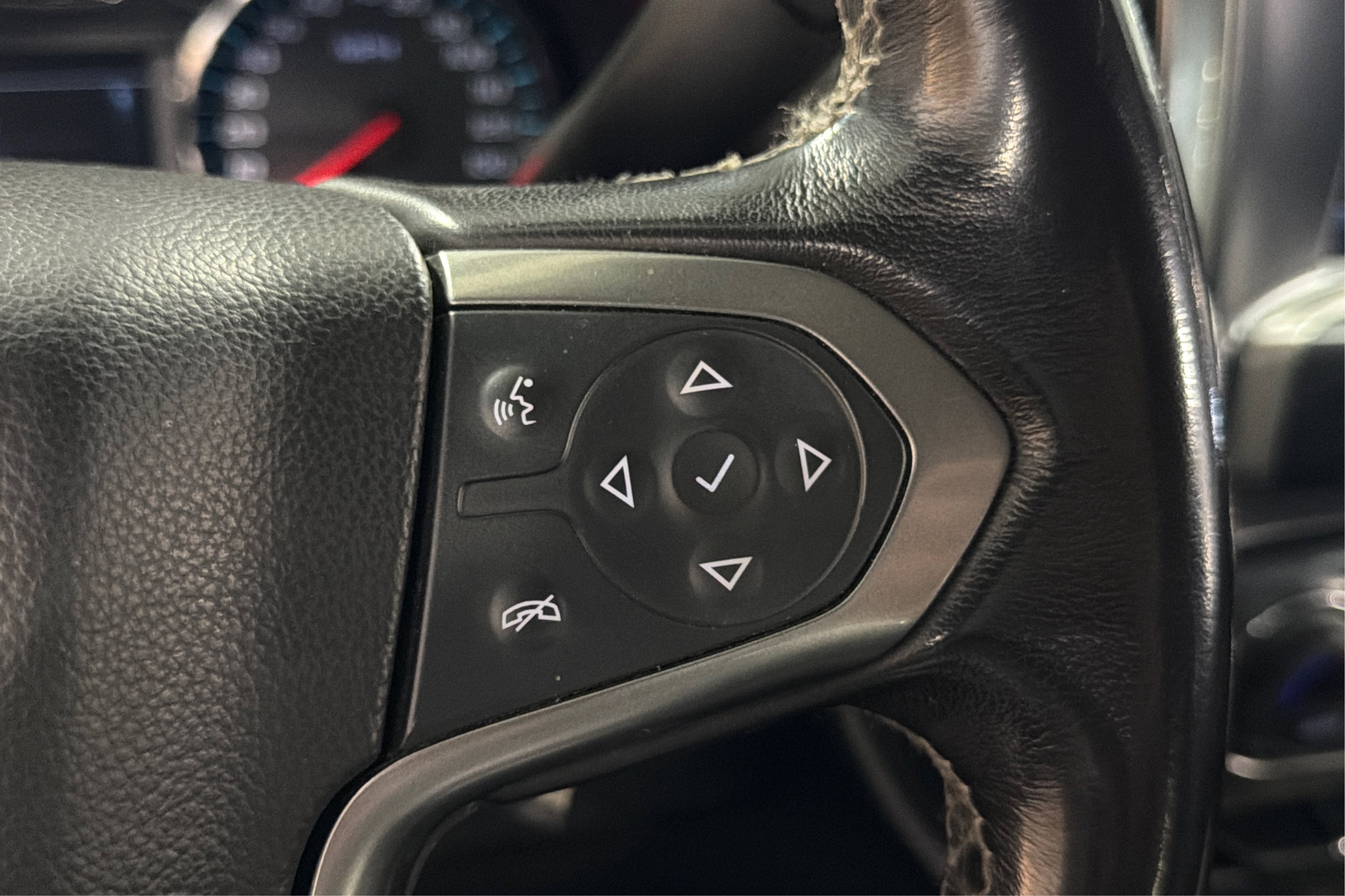 Used 2018 Chevrolet Silverado 1500 LT w/ All Star Edition AWD/4WD image 24