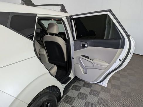 Used 2021 Kia Soul LX FWD image 31