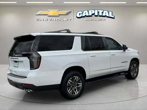 Used 2025 Chevrolet Suburban Z71 w/ Comfort Package AWD/4WD image 5