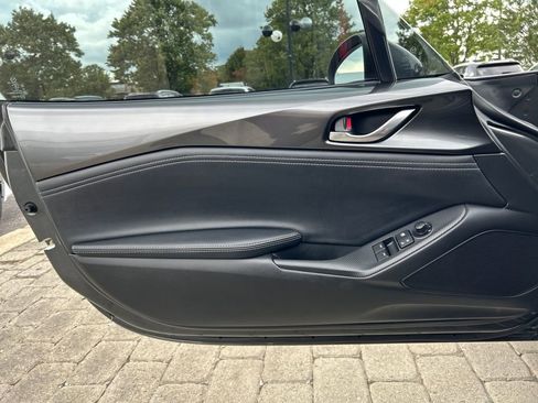 Certified 2023 MAZDA MX-5 Miata Club image 13