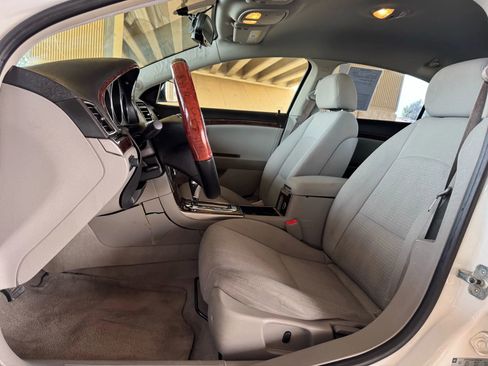 Used 2008 Saturn Aura XE image 11