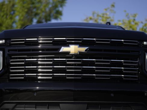New 2026 Chevrolet Suburban High Country AWD/4WD image 35