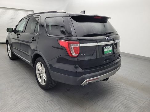 Used 2017 Ford Explorer XLT w/ Equipment Group 202A FWD image 5