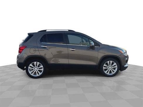 Used 2020 Chevrolet Trax Premier image 9