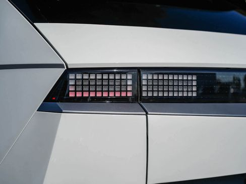 Used 2024 Hyundai Ioniq 5 SEL RWD image 9