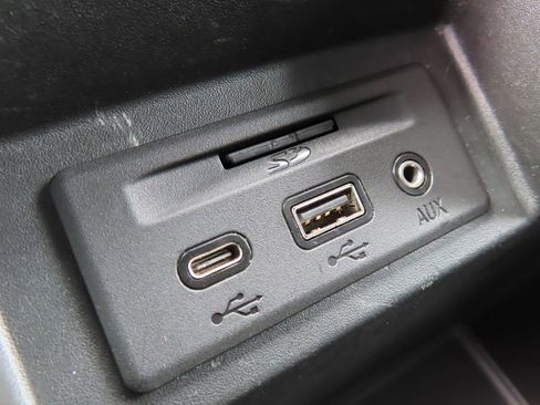 Certified 2019 Chevrolet Silverado 1500 LTZ w/ LTZ Convenience Package AWD/4WD image 9