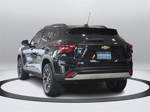 Certified 2025 Chevrolet Trax LT w/ Driver Confidence Package image 3
