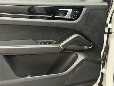 Used 2019 Porsche Cayenne Sport Utility 4D image 20
