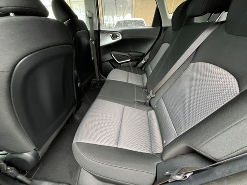 Used 2025 Kia Soul LX w/ LX Technology Package image 25