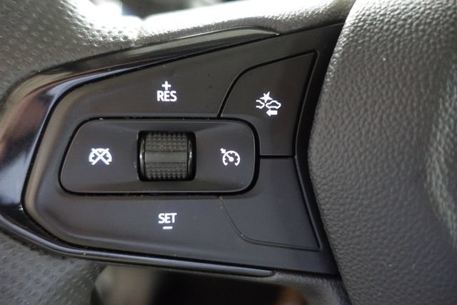 Used 2025 Chevrolet Trax LT FWD image 13
