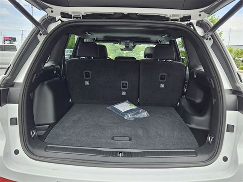 New 2025 Jeep Grand Cherokee Laredo X w/ Luxury Tech Group I image 13