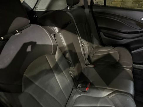 Used 2019 Buick Envision Essence FWD image 34