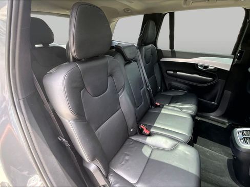 Used 2018 Volvo XC90 T5 Momentum w/ Convenience Package FWD image 20