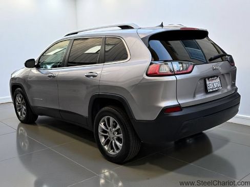 Used 2019 Jeep Cherokee Latitude Plus FWD image 4