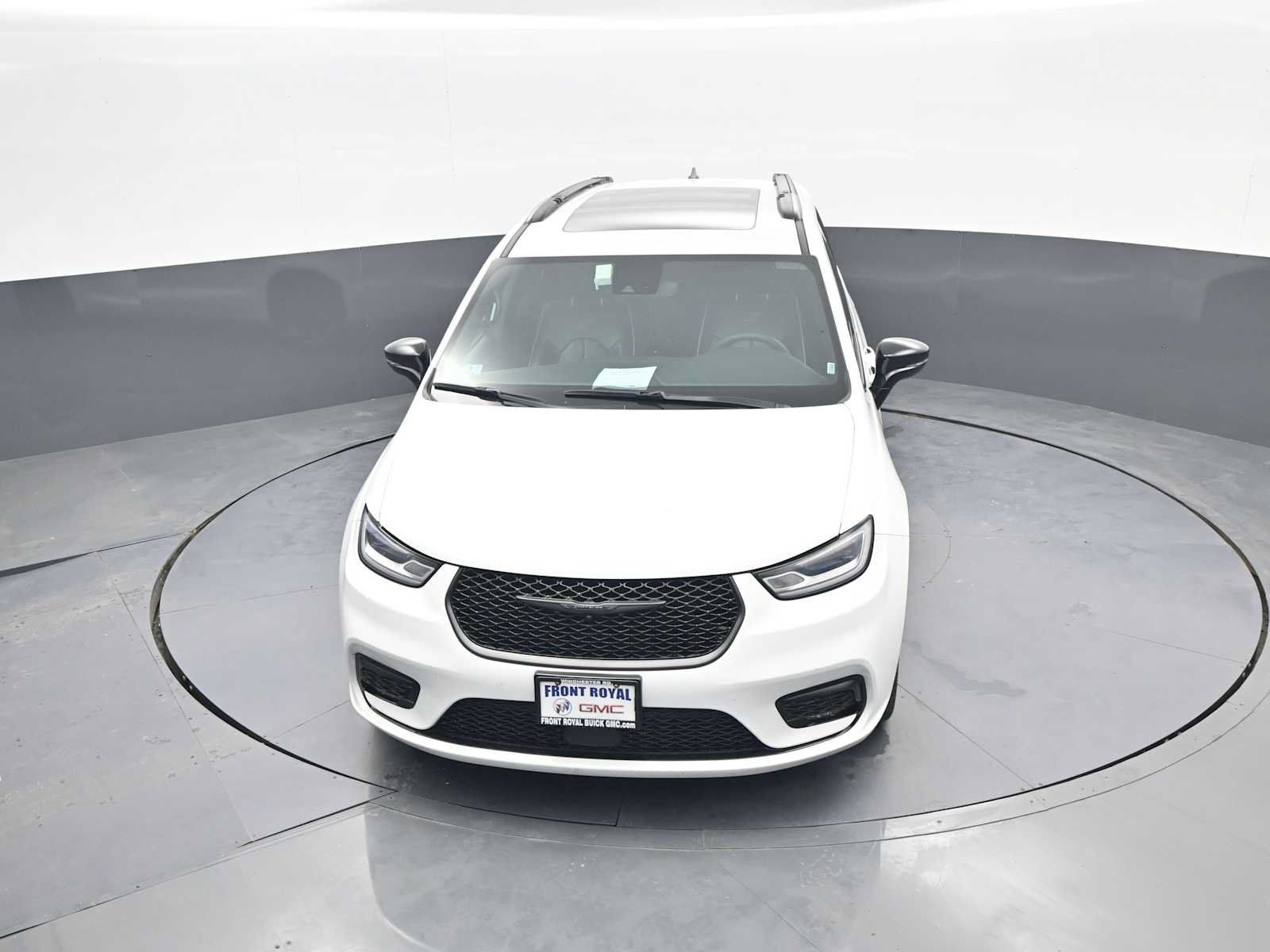 Used 2025 Chrysler Pacifica Limited FWD image 31