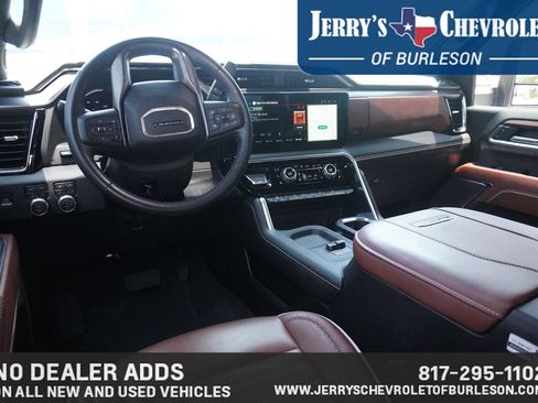 Used 2025 GMC Sierra 2500 Denali Ultimate AWD/4WD image 8