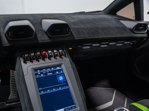 Used 2023 Lamborghini Huracan STO RWD image 55
