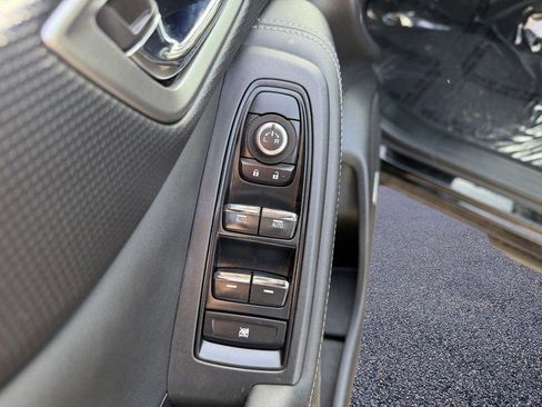 Used 2021 Subaru Forester Limited image 12