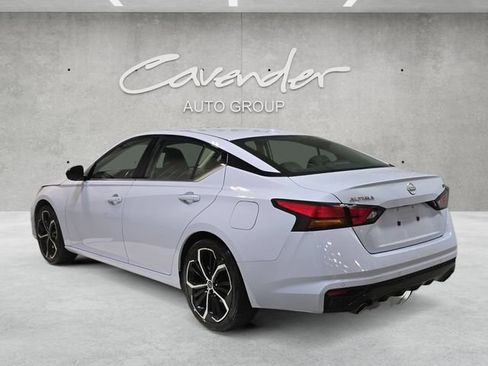 Used 2024 Nissan Altima 2.5 SR FWD image 14