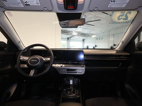 Used 2025 Hyundai Kona SEL AWD/4WD image 28